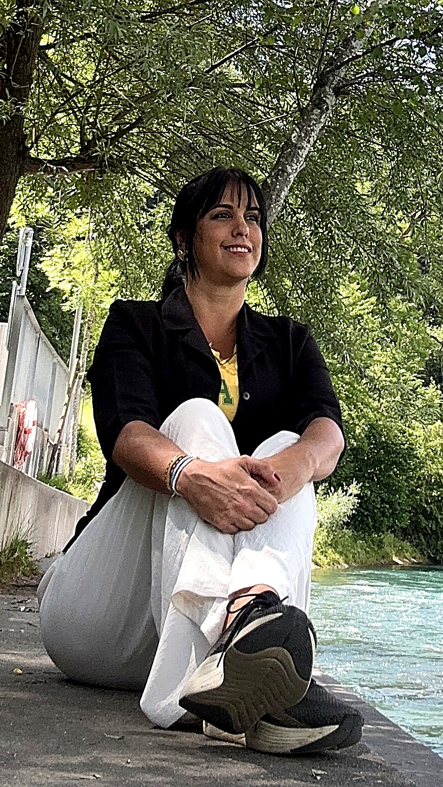 Paula Vilaverde, idealizadora e fundadora da Rede Du Bem, à beira-rio
